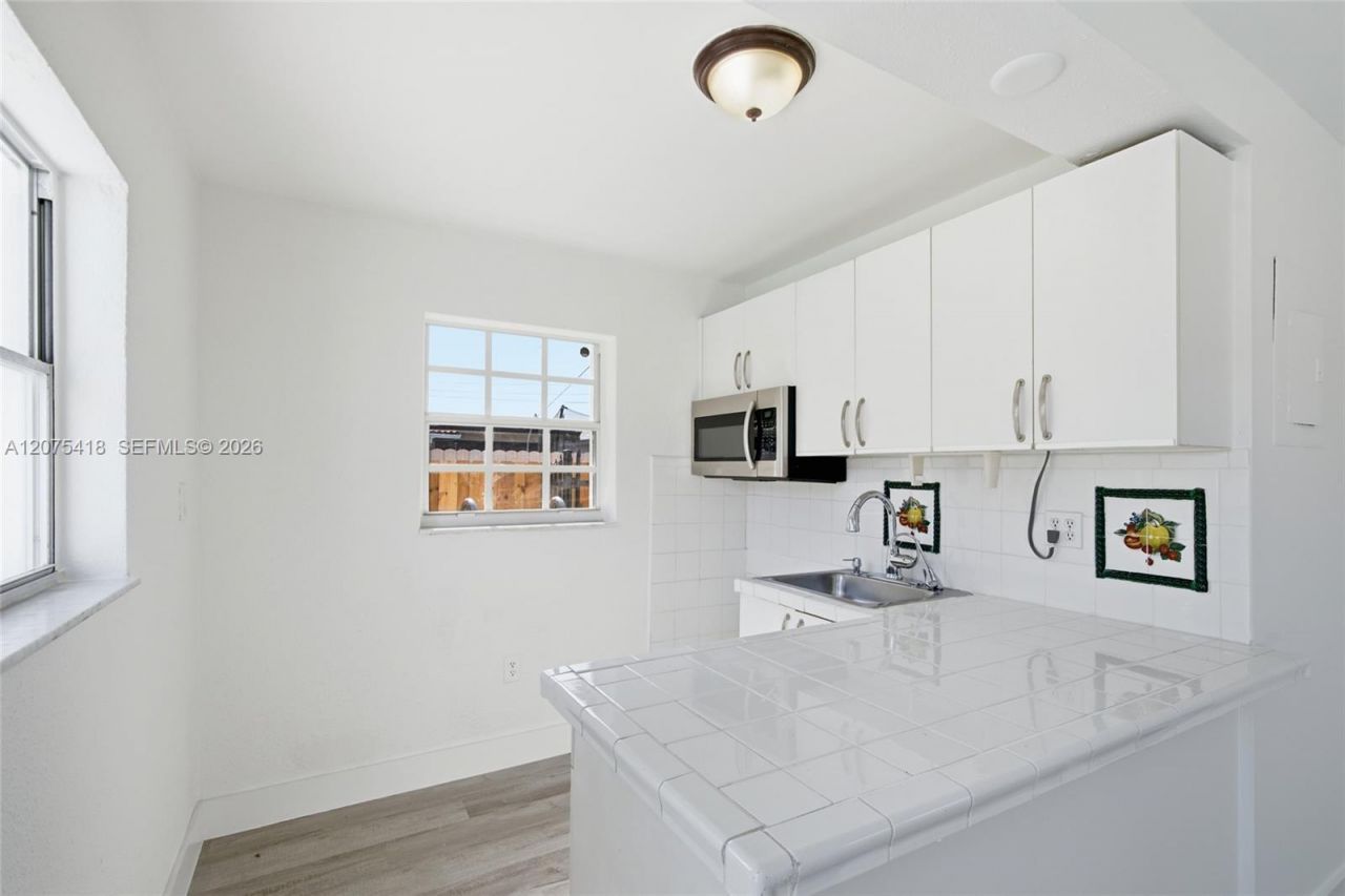 275 W 13 St , Hialeah, FL 33010 Photo