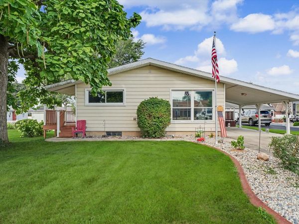 911 N Melvin Street , Gibson City, IL 60936