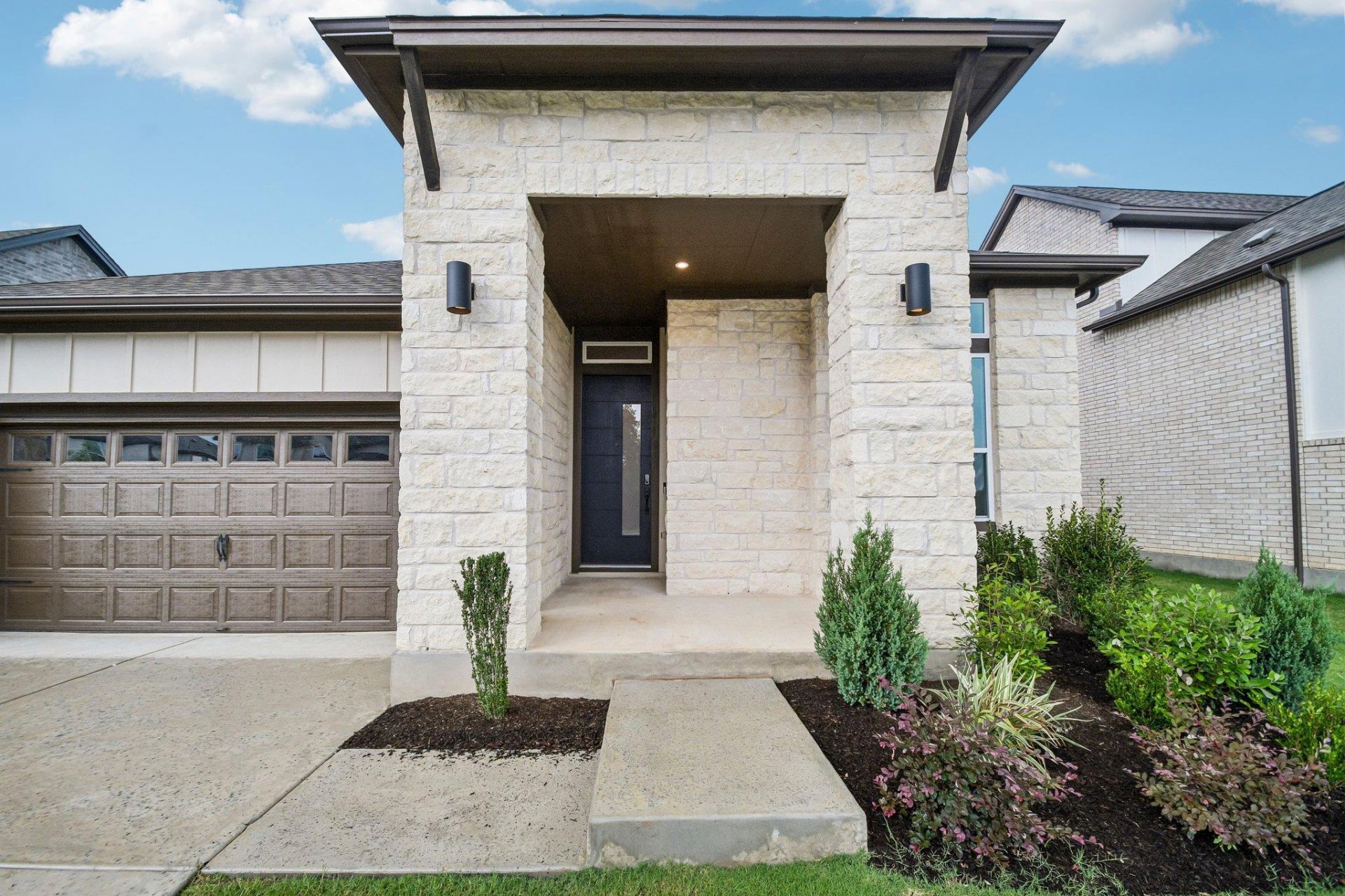 315 San Saba Dr, Buda, TX 78610 Main Photo