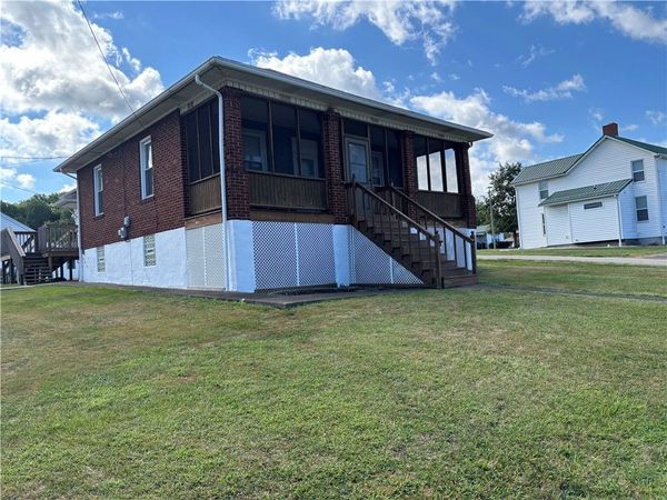 203 Mountain View Rd, Uniontown, PA 15401