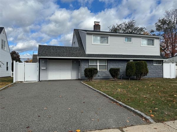 Levittown, NY 11756