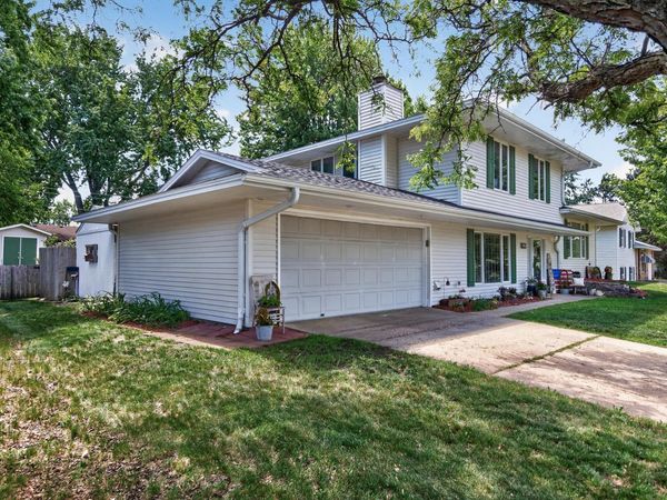 1094 Lowell Drive , Apple Valley, MN 55124