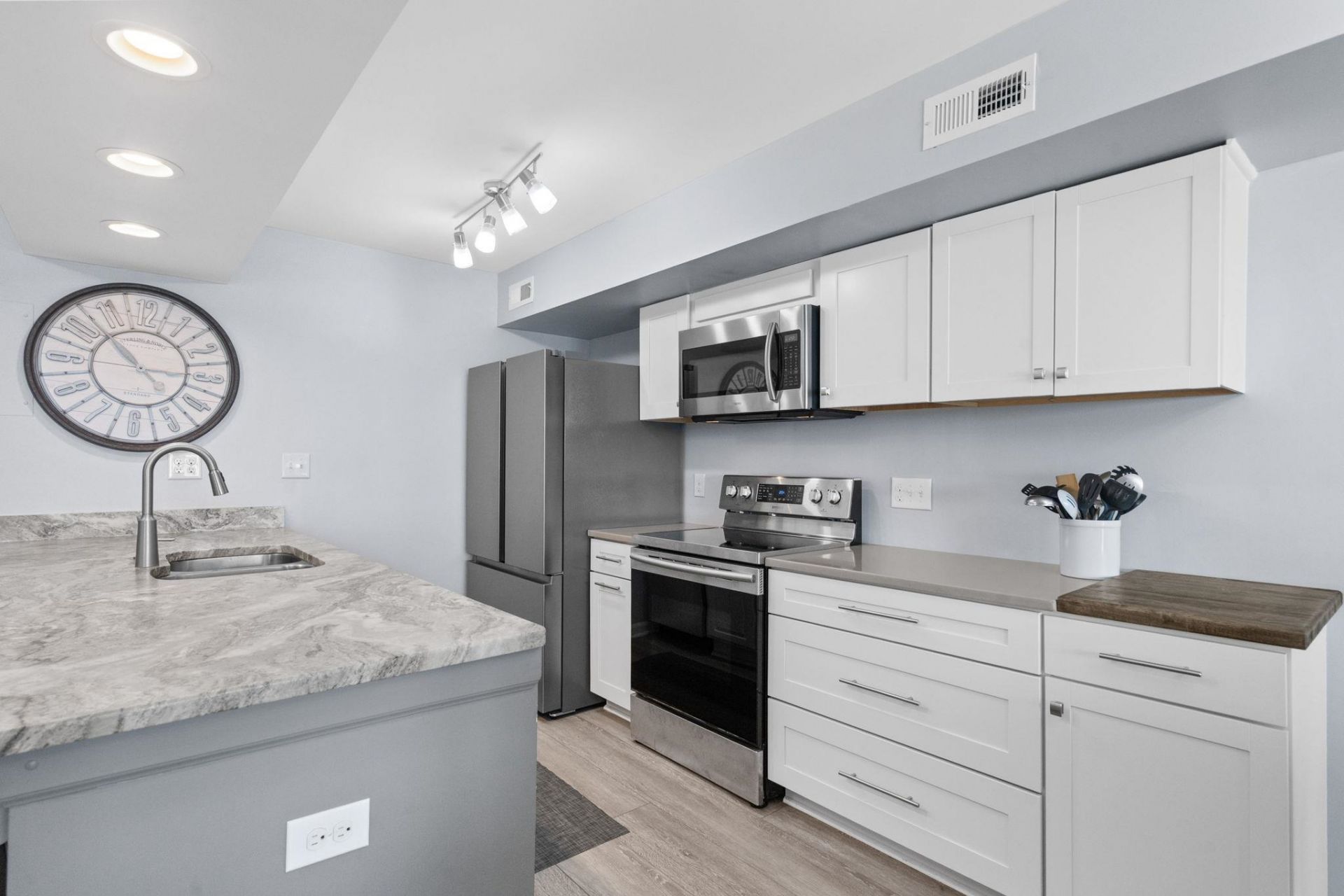 2500 N Ocean Blvd. Photo 9