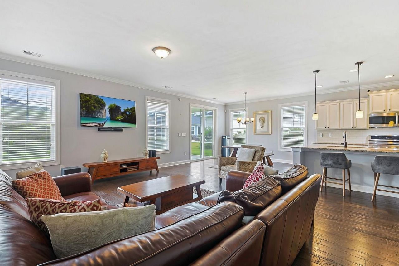 1187 Culbertson Ave. Photo 4
