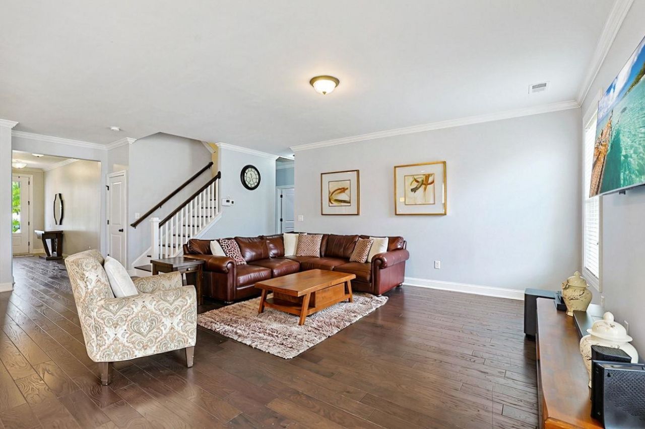 1187 Culbertson Ave. Photo 5