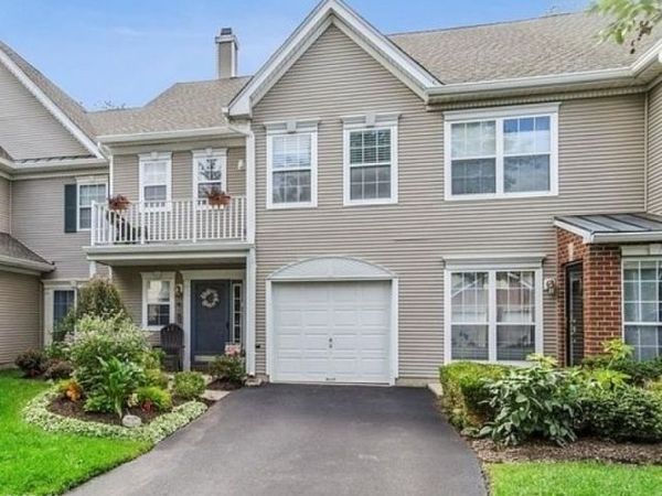 503 Well Sweep Rd, Readington, NJ 08889