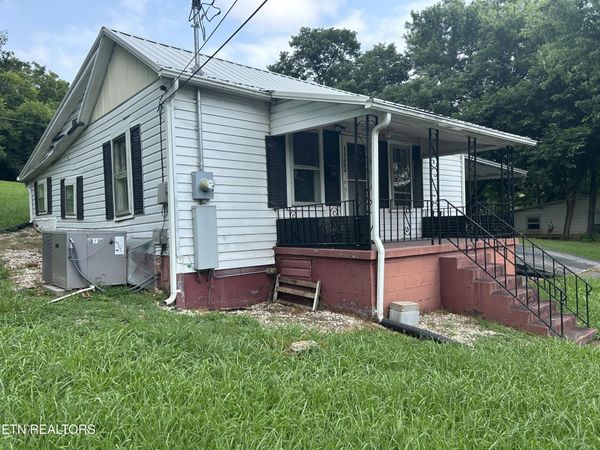 1123 E 4th North St, Morristown, TN 37814