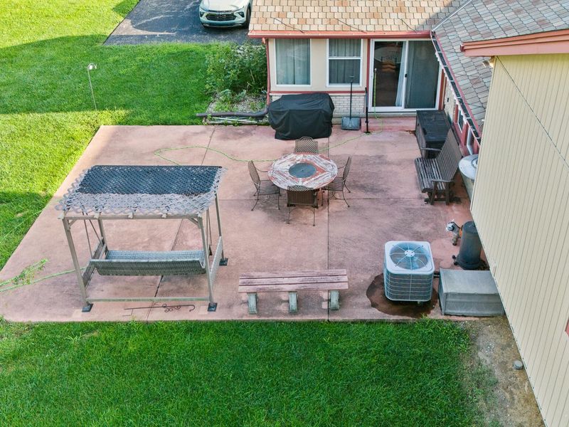 2425 Greenlawn Drive, Troy, OH 45373 Photo 6