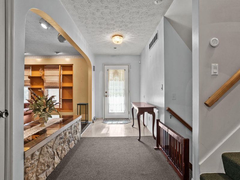 2425 Greenlawn Drive, Troy, OH 45373 Photo 8