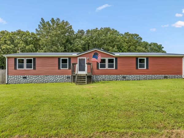 216 Shubert Rd, Hohenwald, TN 38462