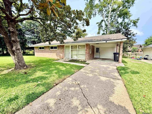 2235 E Contour Dr, Baton Rouge, LA 70809