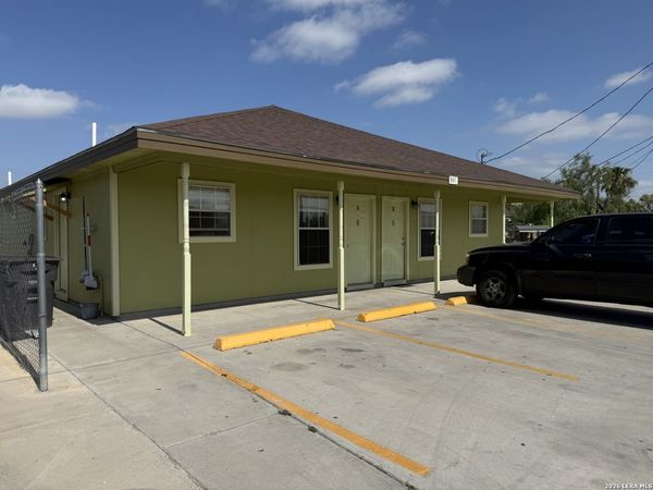 841 Christian, Eagle Pass, TX 78852