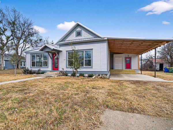 1612 SAINT PETER ST, Gonzales, TX 78629
