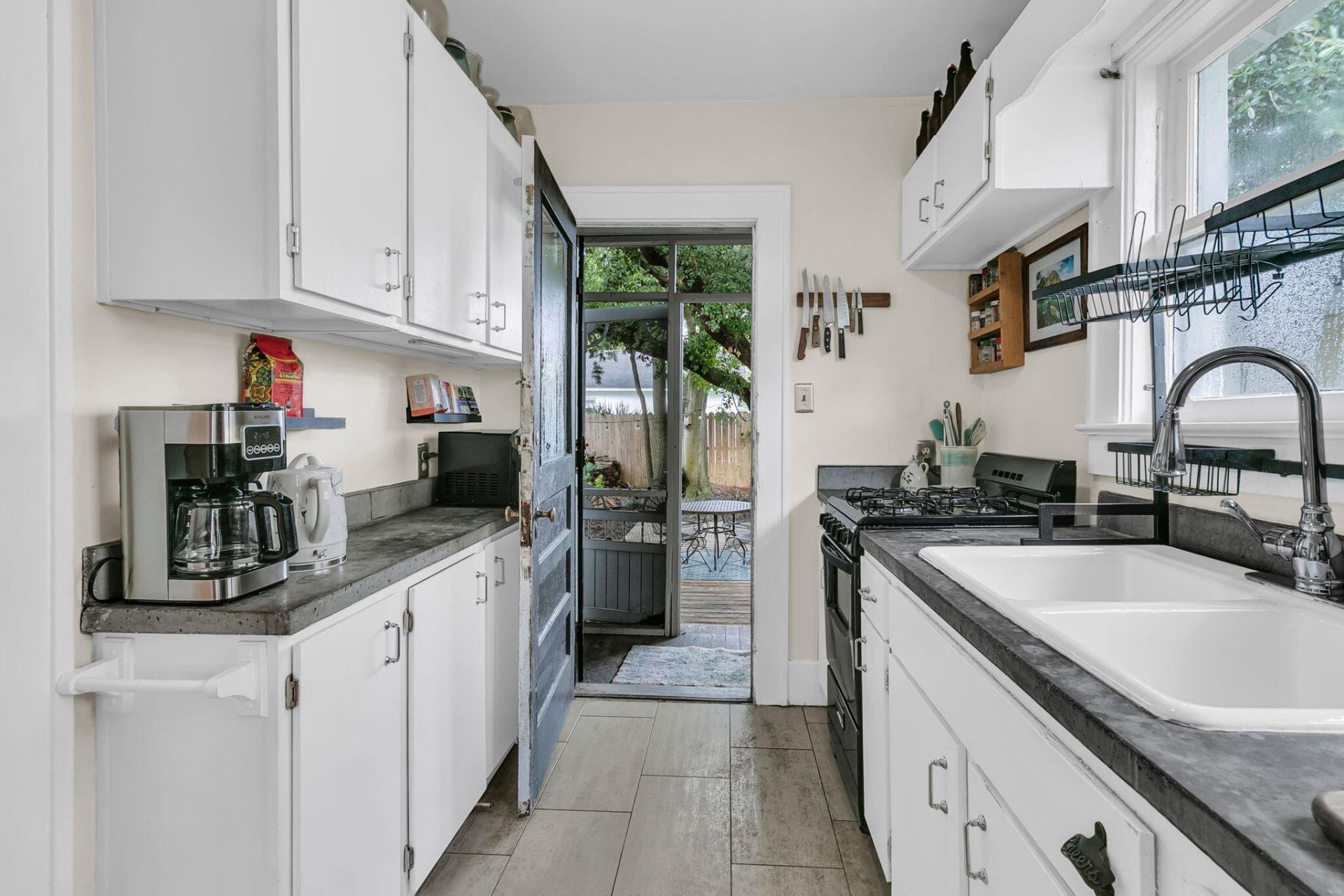 9 Laurel Avenue Photo 31
