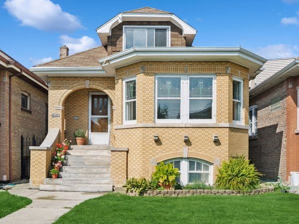 2818 N Long Avenue, Chicago, IL 60641