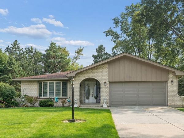 12001 W Lake View Drive , Orland Park, IL 60467