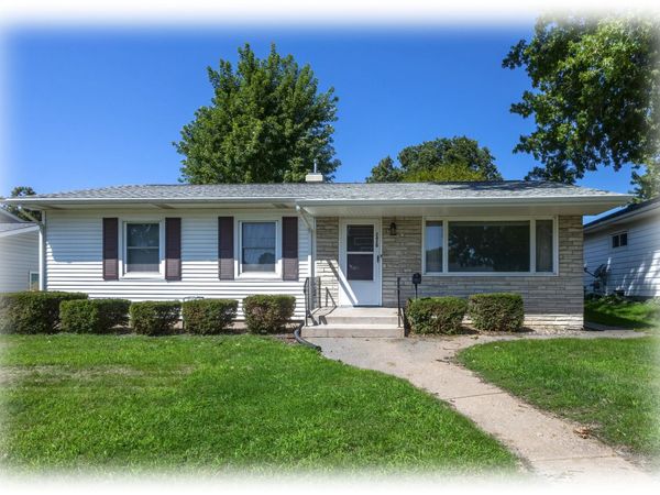 2420 N Sturdevant Street , Davenport, IA 52804