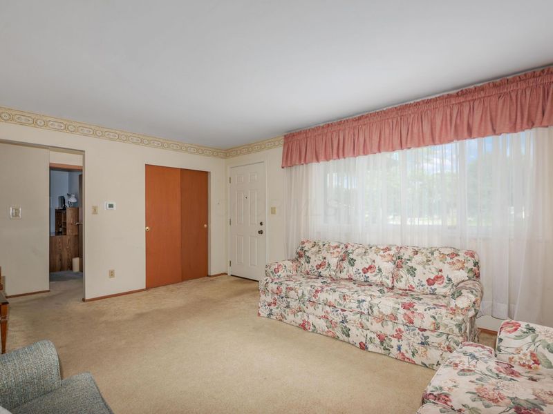 6417 Carriage Lane, Reynoldsburg, OH 43068 Photo 3
