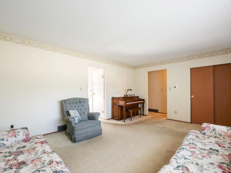6417 Carriage Lane, Reynoldsburg, OH 43068 Photo 4