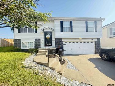 17906 gertrude Circle, Omaha, NE 68136