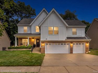 417 Napa Valley Drive, Milford Township, Mi 48381