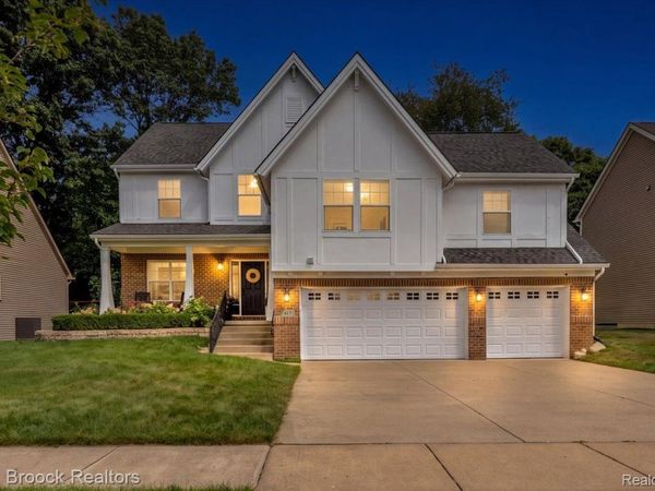 417 Napa Valley Drive, Milford Township, Mi 48381