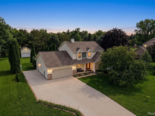 9380 Englishman Drive, Tyrone Township, Mi 48430