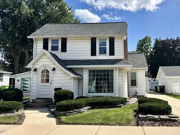707 E MAIN STREET, Waupun, WI 53963