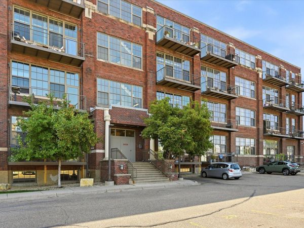 1901 E Hennepin Avenue, Unit 202, Minneapolis, MN 55413