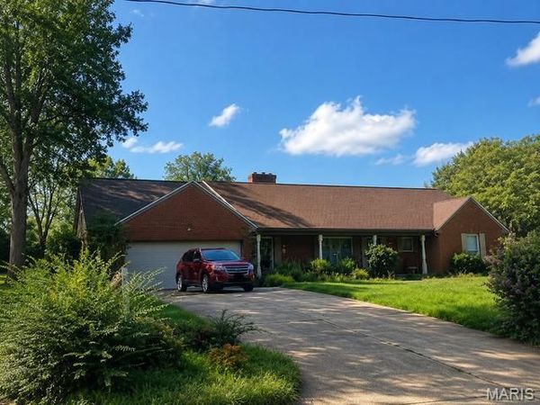 1009 Ridge Top Drive, Dexter, MO 63841