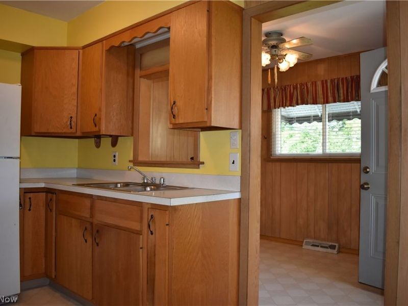 239 Paul Street , Bedford, OH 44146 Photo 11