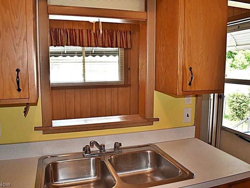 239 Paul Street , Bedford, OH 44146 Photo 12