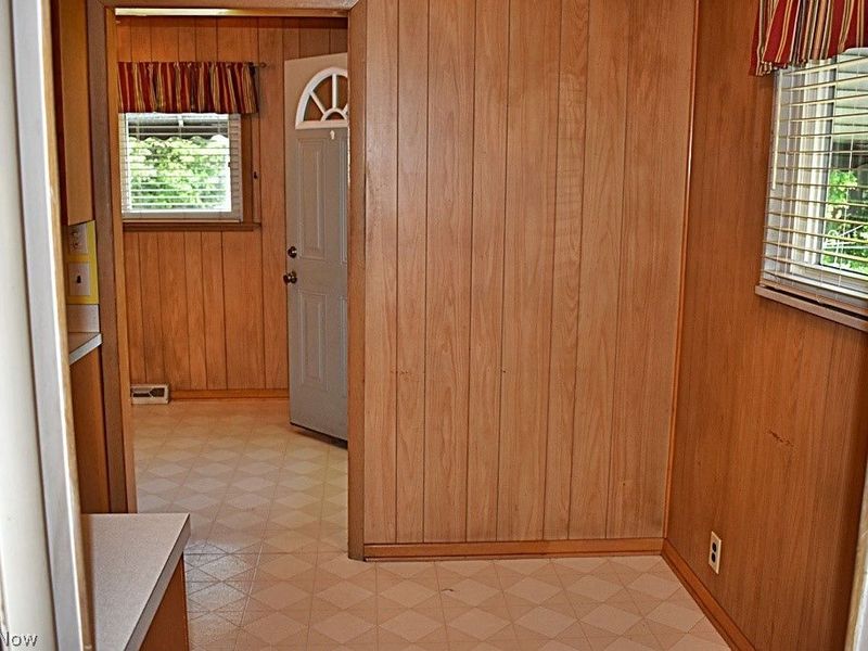 239 Paul Street , Bedford, OH 44146 Photo 16