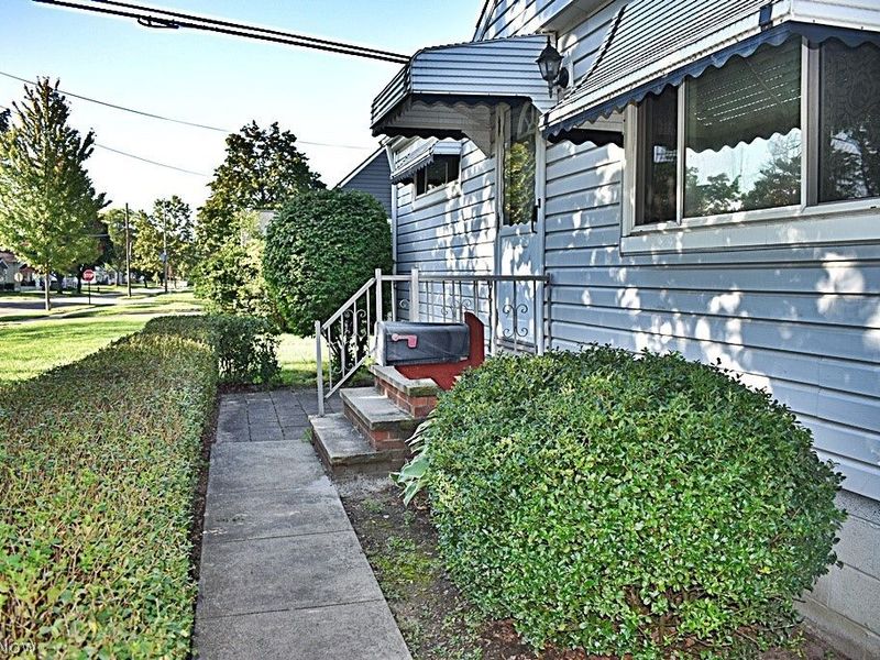 239 Paul Street , Bedford, OH 44146 Photo 4