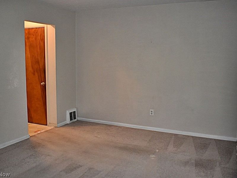 239 Paul Street , Bedford, OH 44146 Photo 7