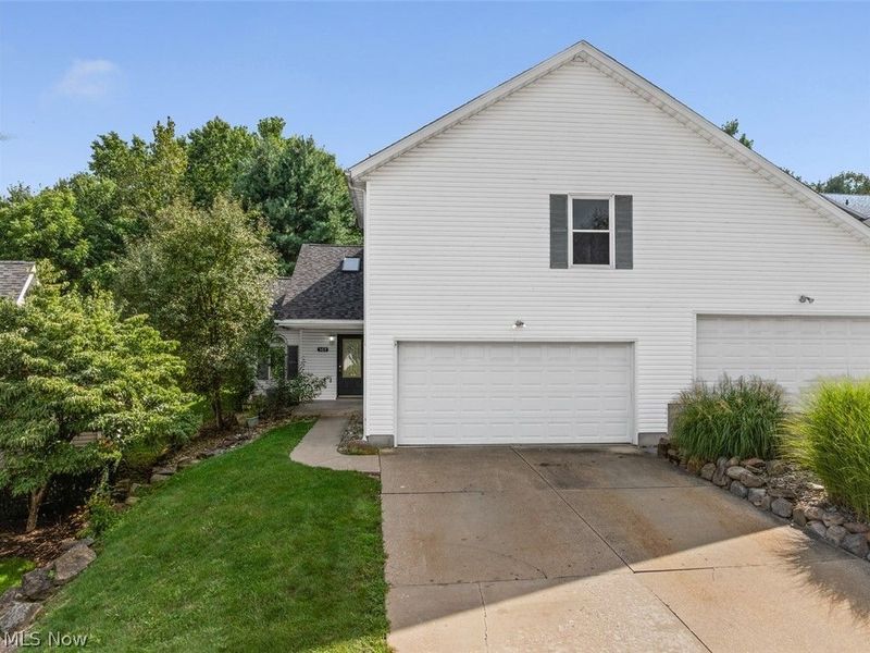 569 Hilltop Terrace , Tallmadge, OH 44278 Photo 3