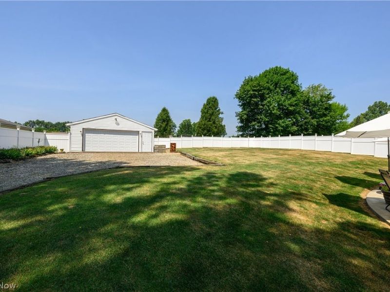 6203 Melody Road NE, Canton, OH 44721 Photo 3