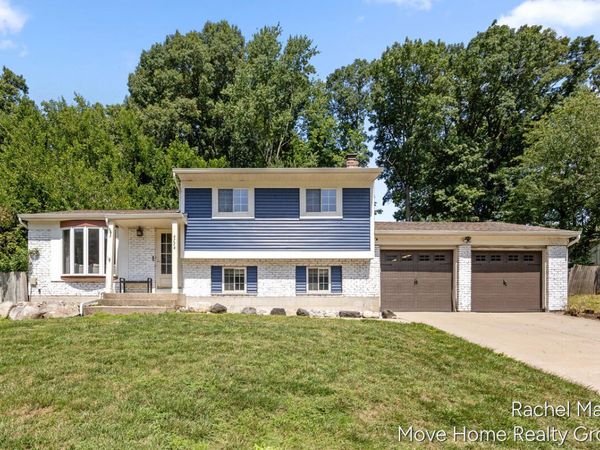 4774 Brookgate Drive NW, Comstock Park, MI 49321