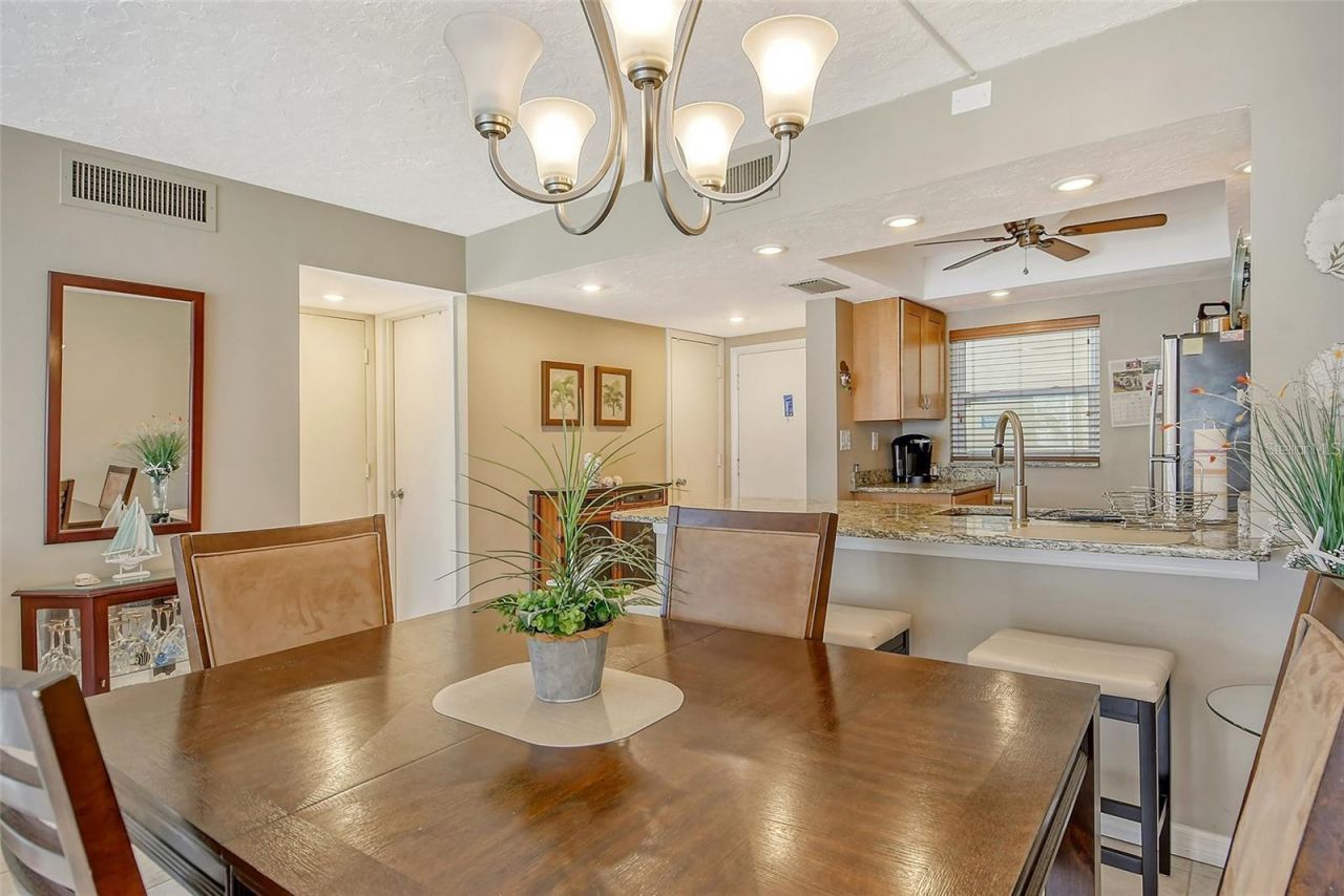 1300 N Portofino Drive , Unit 305, Sarasota, FL 34242 Photo