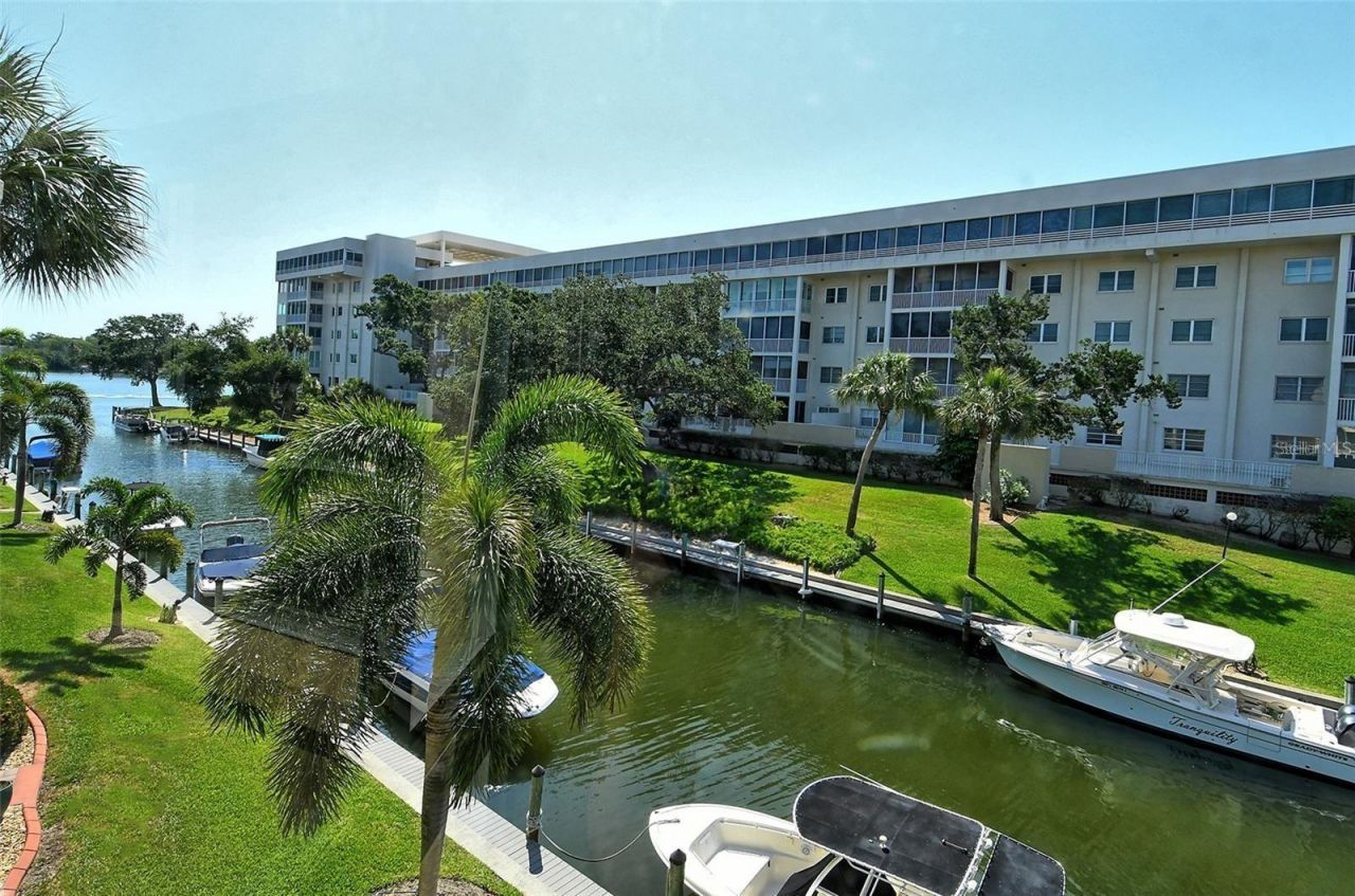 1300 N Portofino Drive , Unit 305, Sarasota, FL 34242 Photo