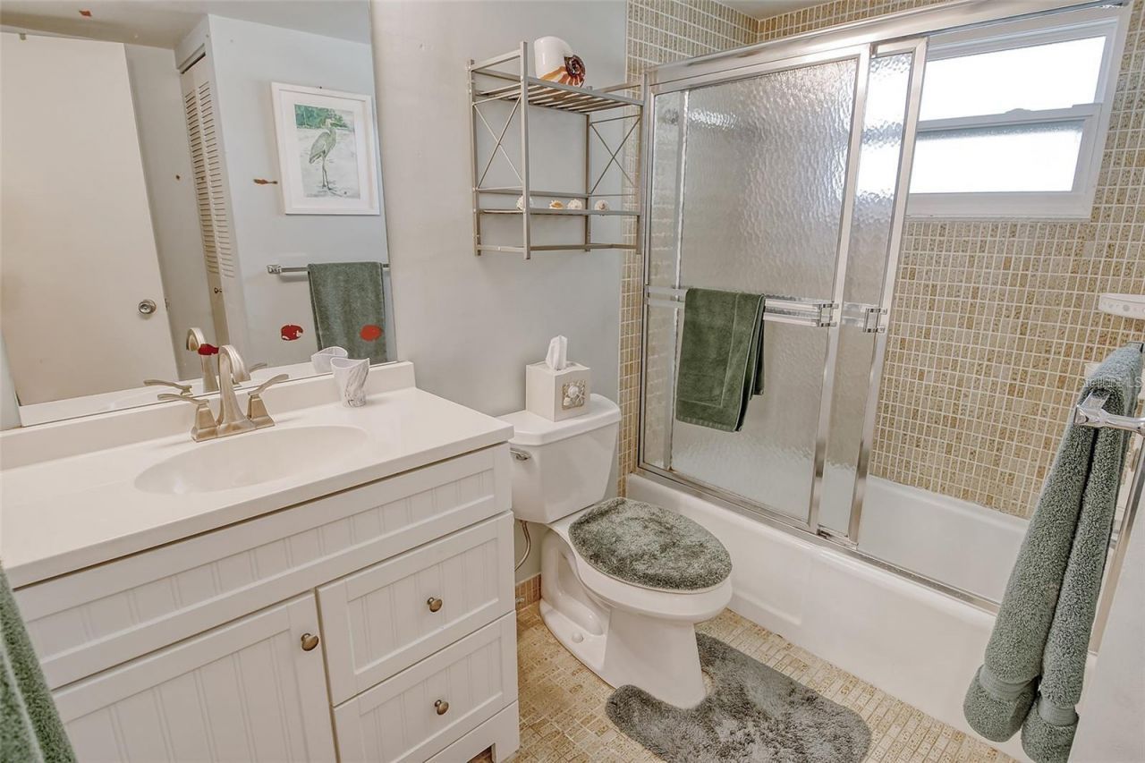1300 N Portofino Drive , Unit 305, Sarasota, FL 34242 Photo