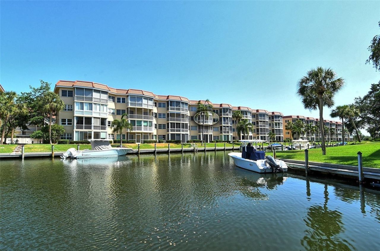 1300 N Portofino Drive , Unit 305, Sarasota, FL 34242 Photo