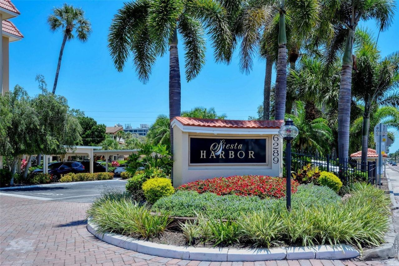 1300 N Portofino Drive , Unit 305, Sarasota, FL 34242 Photo