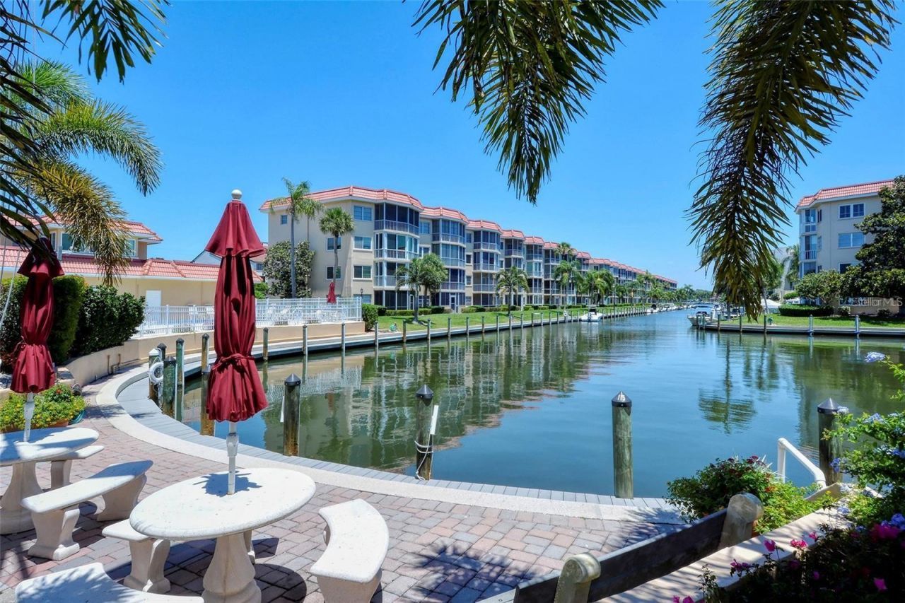1300 N Portofino Drive , Unit 305, Sarasota, FL 34242 Photo