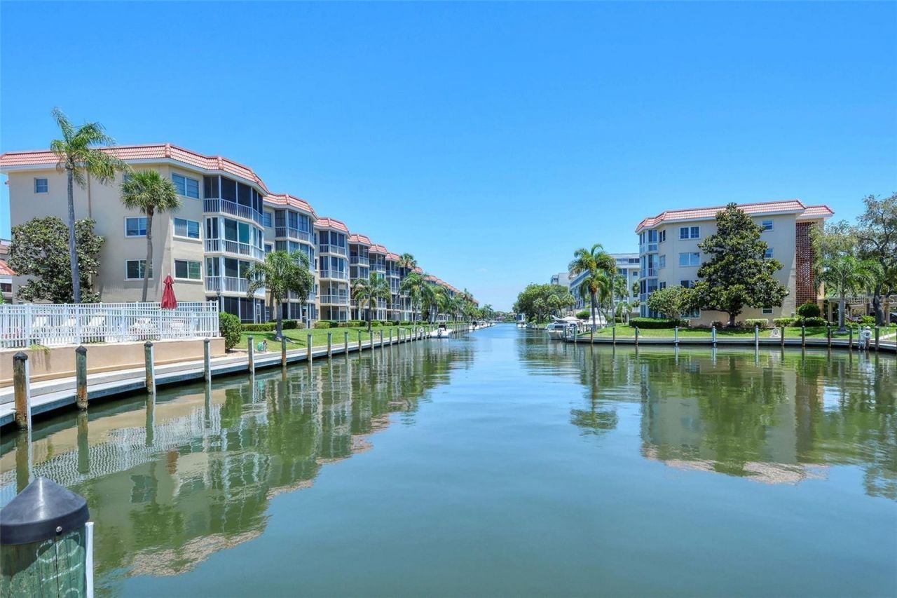 1300 N Portofino Drive , Unit 305, Sarasota, FL 34242 Photo