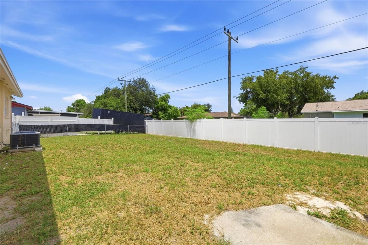 519 65th Avenue W, Bradenton, FL 34207 Photo