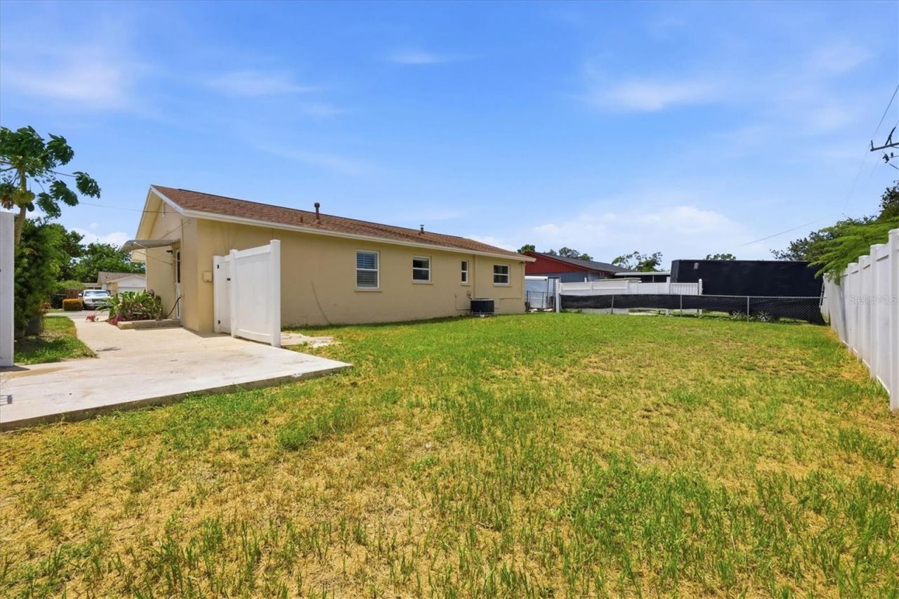 519 65th Avenue W, Bradenton, FL 34207 Photo