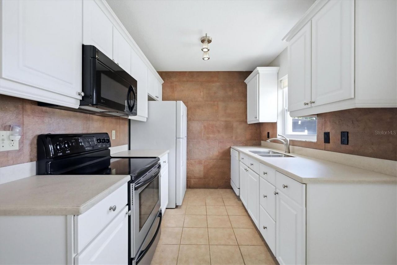 519 65th Avenue W, Bradenton, FL 34207 Photo