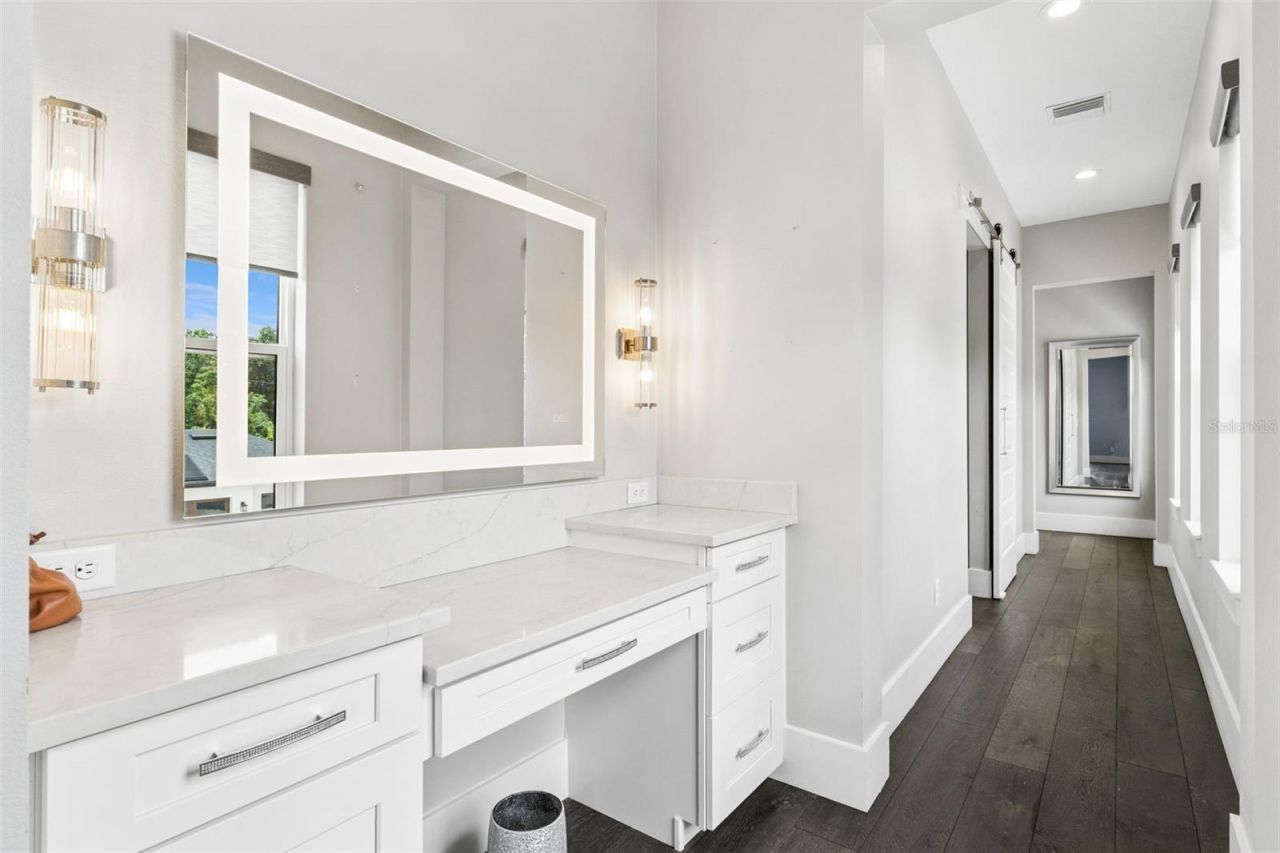 8922 University Boulevard, Orlando, FL 32817 Photo