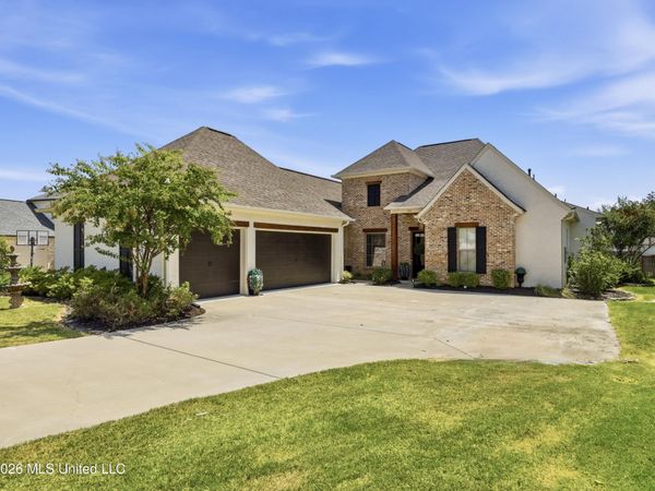 105 Lake Bend, Madison, MS 39110